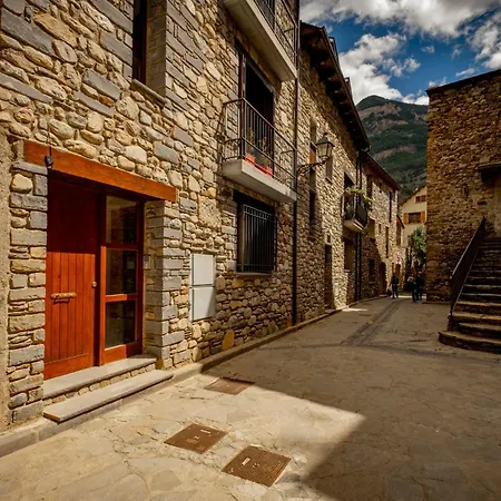 Inmocyma Antigua Casa Chuanina, Bajo-benasque דירה *